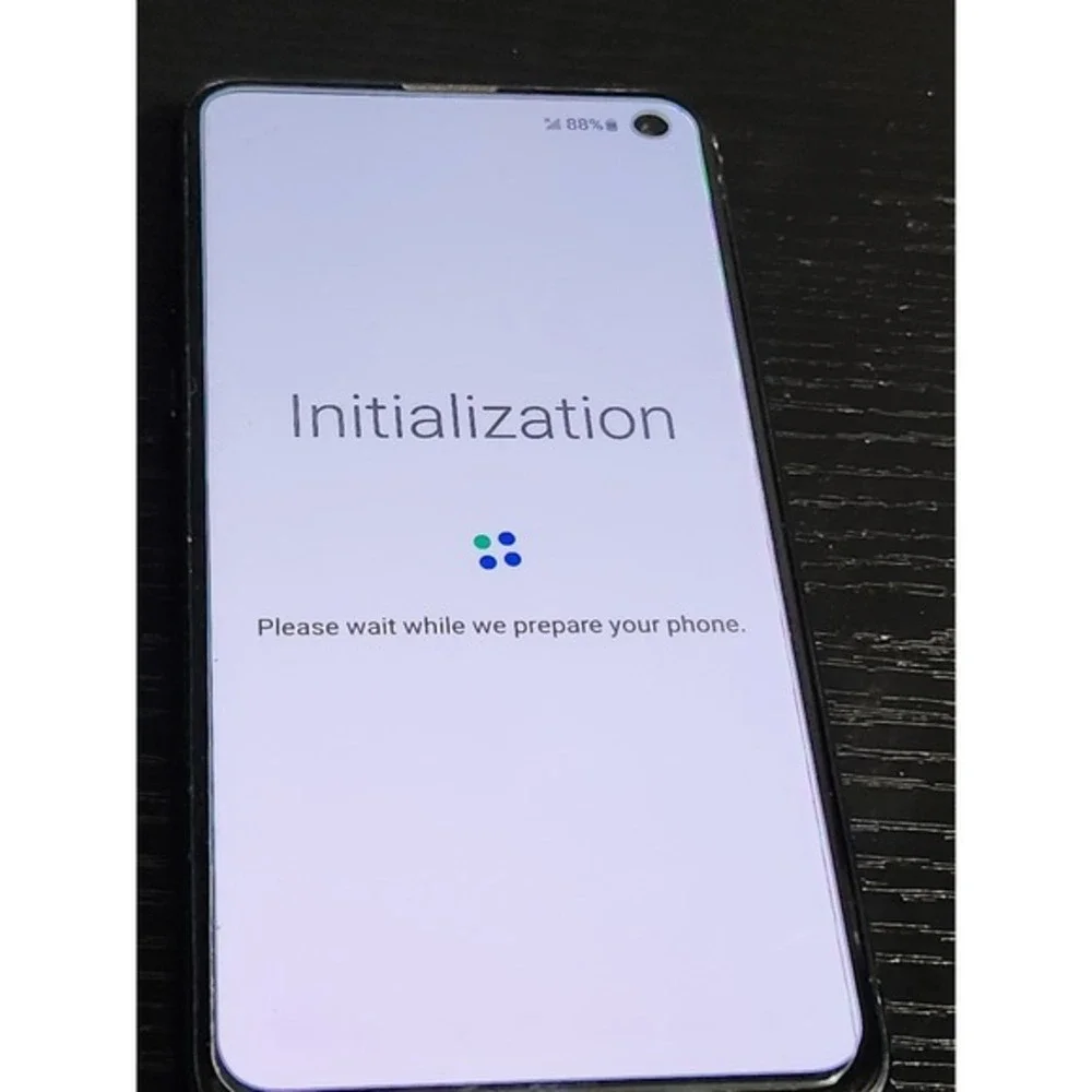 Samsung Galaxy S10e Black Android Smartphone with Spigen Case
